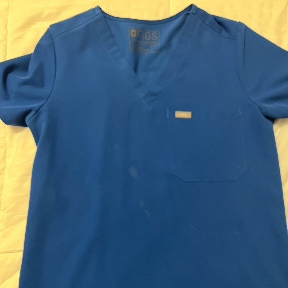 Figs Small Catarina one pocket scrub top in royal blue
